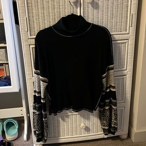 Free People Sweater in great pre-loved condition, size xs